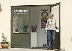 keramik af keramiker Gerda Østergaard, ceramicartist.dk